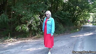 He bangs very old mature woman from behind